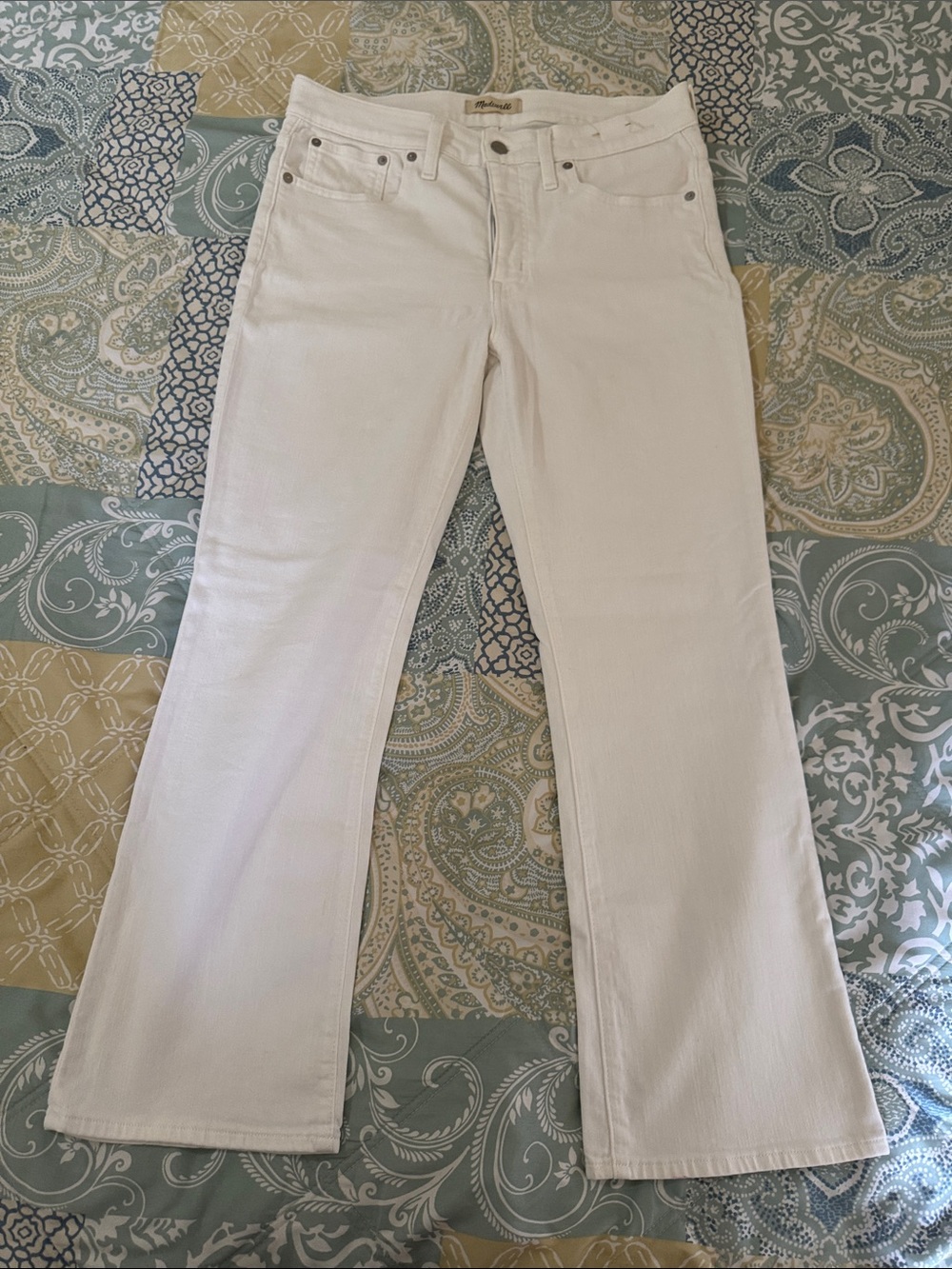 Madewell White Flare Jeans, Women’s Mid Rise Kick out Jeans, Used